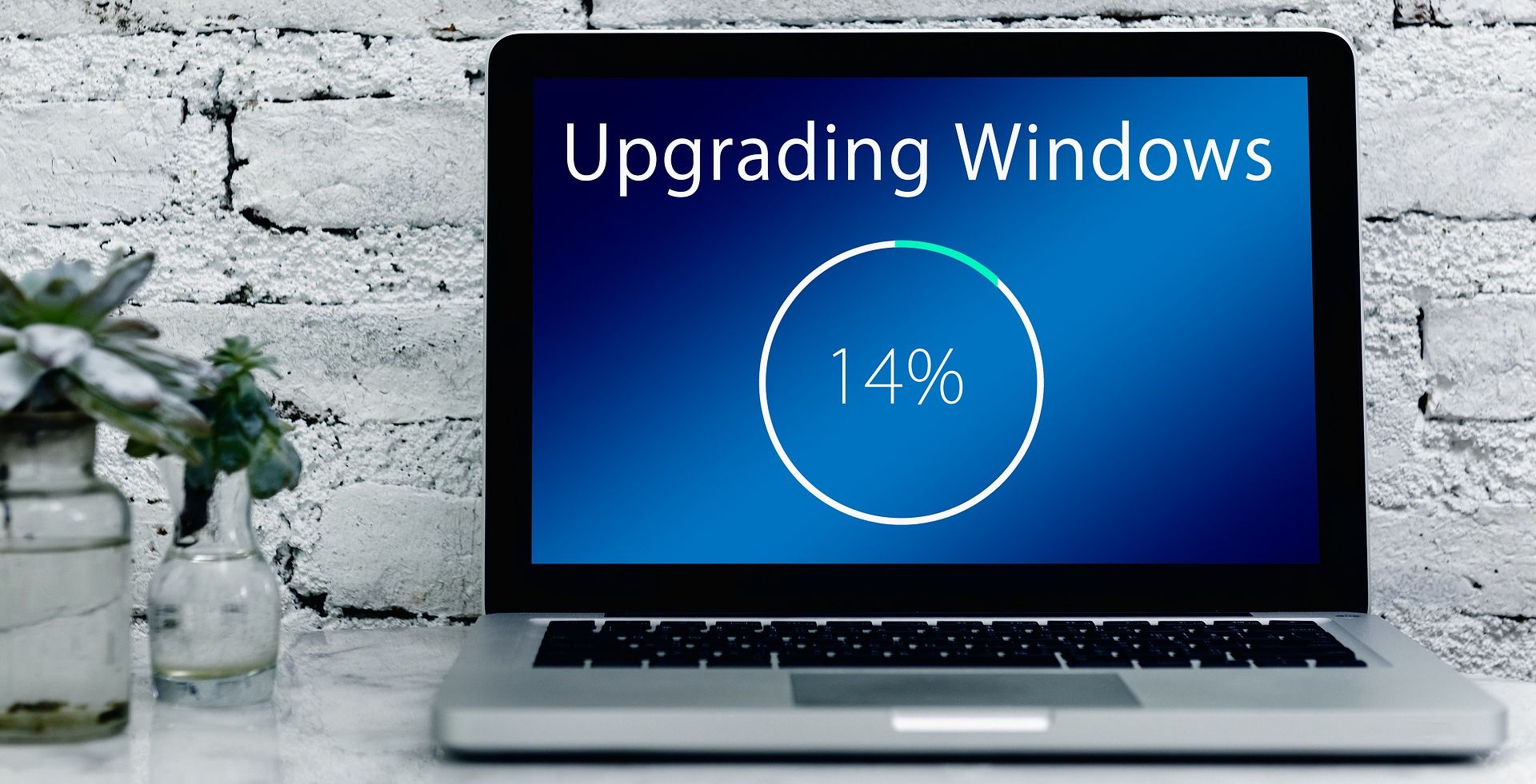 windows upgrade screen on laptop