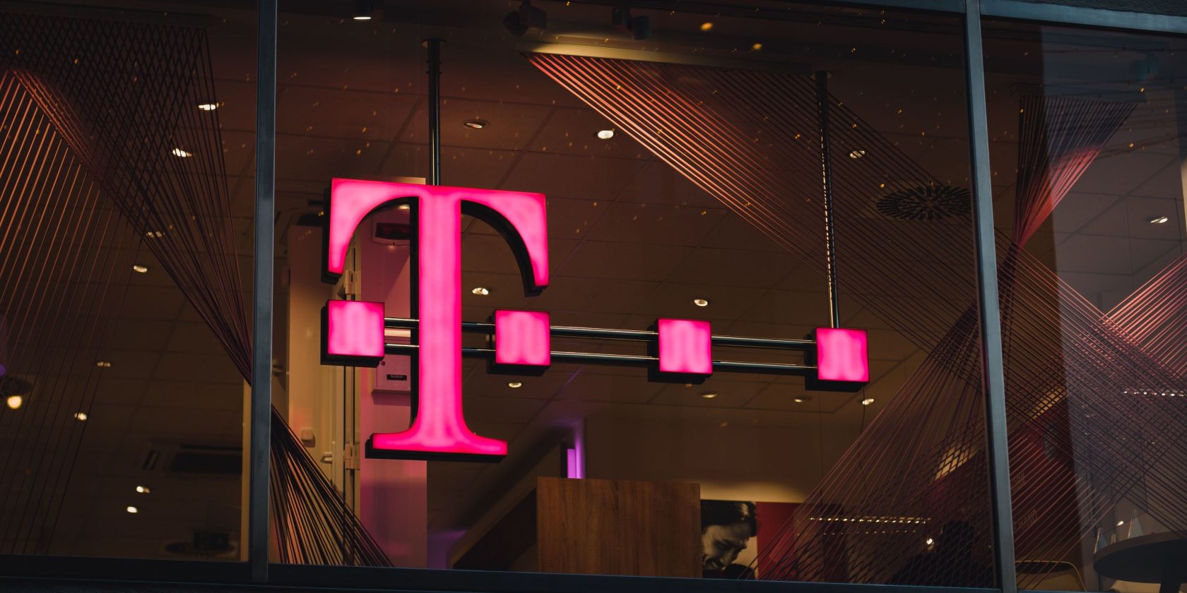 t mobile logo