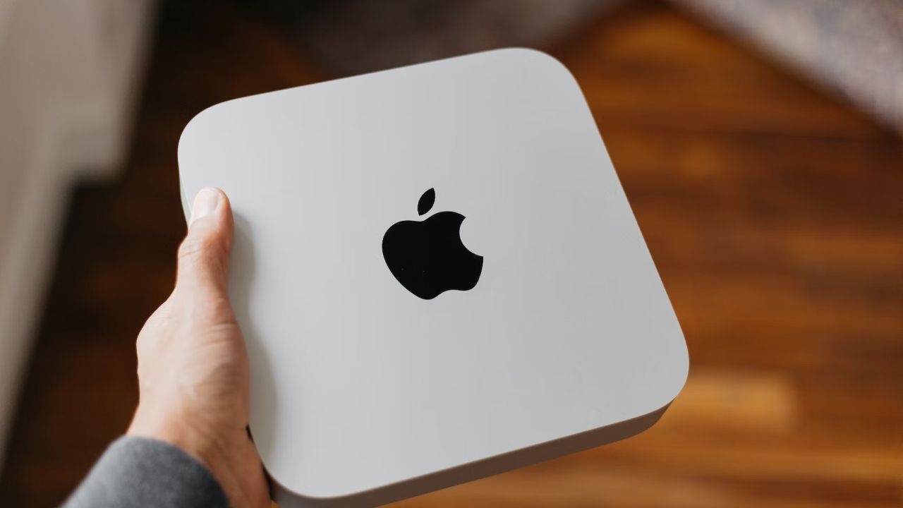 Mac mini in hand