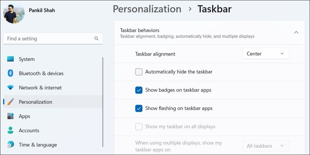 Enable Badges on Taskbar Apps on Windows