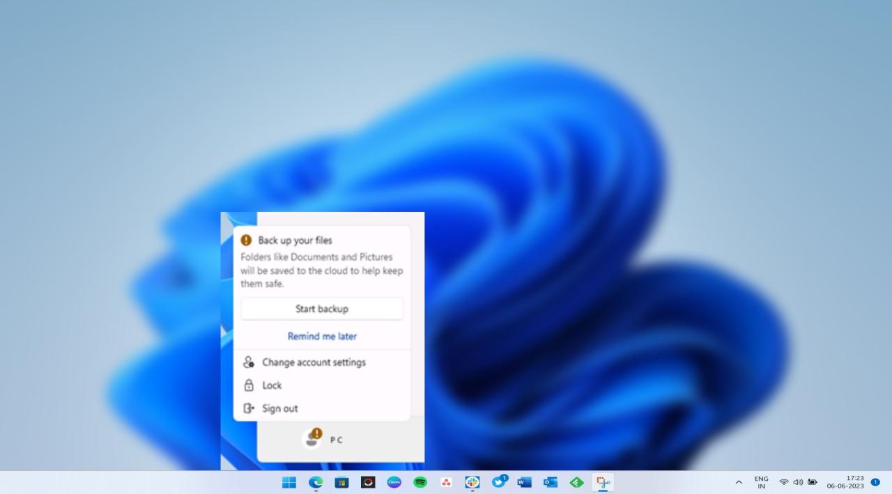 Windows 11 Account notification in Start menu